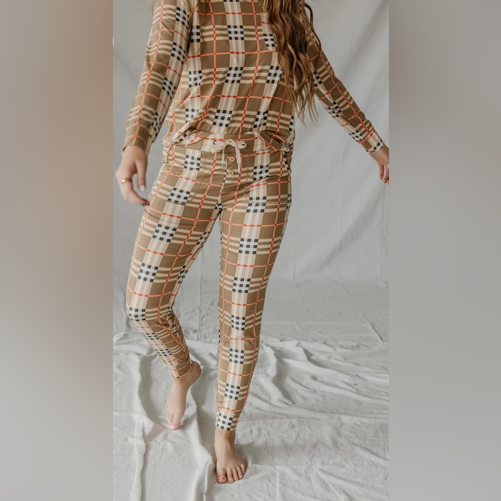 Women’s plaid pajamas
